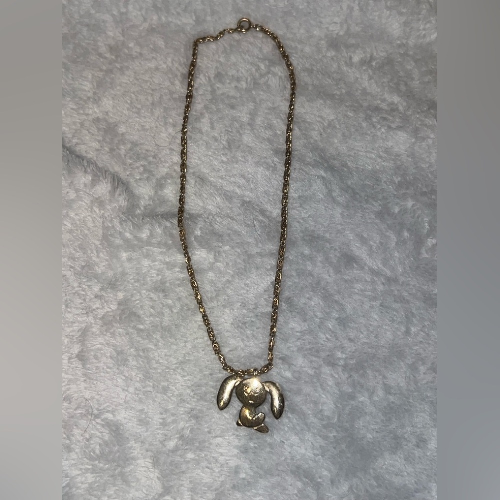 Avon vintage 1976 flopsy bunny gold-toned Necklace